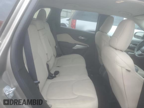 ✅ 2017 Jeep Cherokee 75th Anniversary Edition • VIN: 1C4PJLCB6HW626400 • Lot: 67822595. Wystawiony na Copart z przebiegiem 76 926 mil. Bezpłatny archiwum sprzedaży aukcyjnych z USA i szczegółowy raport historii pojazdu na DreamBid. Zdjęcie 11.