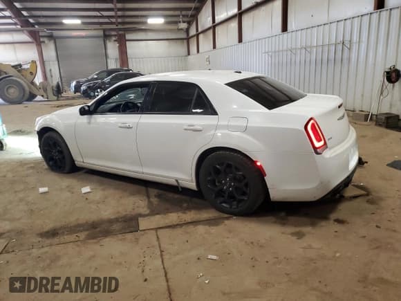 ✅ 2016 Chrysler 300 S • VIN: 2C3CCAGG2GH106649 • Lot: 48715635. Listed on Copart with 93,037 mi. Free auction sales archive from the USA and detailed vehicle history report at DreamBid. Image 2.