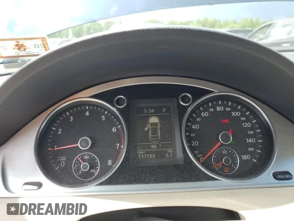 ✅ 2012 Volkswagen CC Lux Plus • VIN: WVWHP7AN8CE513747 • Lot: 61809995. Listed on Copart with 133,184 mi. Free auction sales archive from the USA and detailed vehicle history report at DreamBid. Image 9.