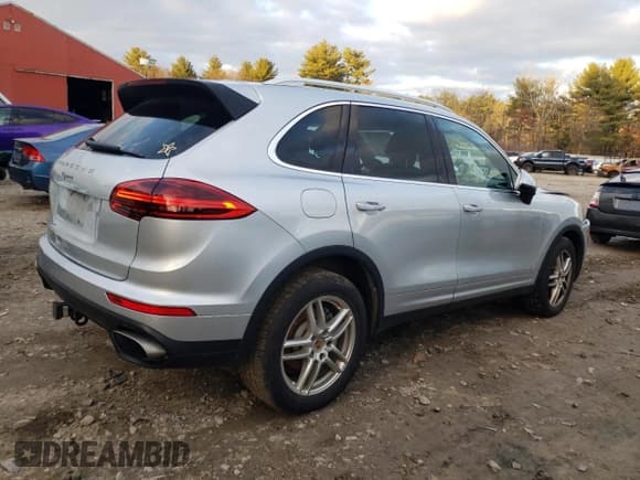 ✅ 2016 Porsche Cayenne • VIN: WP1AA2A2XGKA09038 • Lot: 69164122. Listed on Copart with 118,333 mi. Free auction sales archive from the USA and detailed vehicle history report at DreamBid. Image 3.