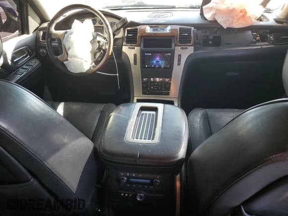 ✅ 2013 Cadillac Escalade ESV Platinum Edition • VIN: 1GYS3KEF5DR229522 • Лот: 72685834. Опубликован ранее на Copart с пробегом 178 684 миль. Бесплатный доступ к архиву аукционных продаж из США и подробный отчёт об истории автомобиля на DreamBid. Изображение 8.