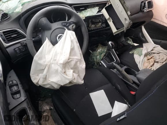 ✅ 2017 Nissan Sentra SV • VIN: 3N1AB7AP5HY303797 • Lot: 90058705. Wystawiony na Copart z przebiegiem 137 427 mil. Bezpłatny archiwum sprzedaży aukcyjnych z USA i szczegółowy raport historii pojazdu na DreamBid. Zdjęcie 8.