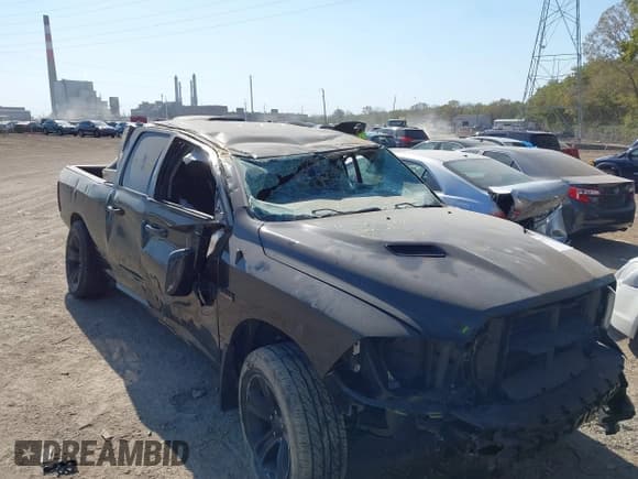 ✅ 2016 Ram 1500 Sport • VIN: 1C6RR7HT9GS252355 • Lot: 40565977. Listed on IAAI with 116,252 mi. Free auction sales archive from the USA and detailed vehicle history report at DreamBid. Image 6.