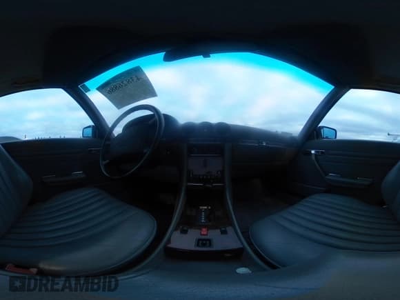 ✅ 1986 Mercedes-Benz 560 SL • VIN: WDBBA48D6GA040056 • Лот: 43826886. Опубликован ранее на IAAI с пробегом 121 000 миль. Бесплатный доступ к архиву аукционных продаж из США и подробный отчёт об истории автомобиля на DreamBid. Изображение 18.