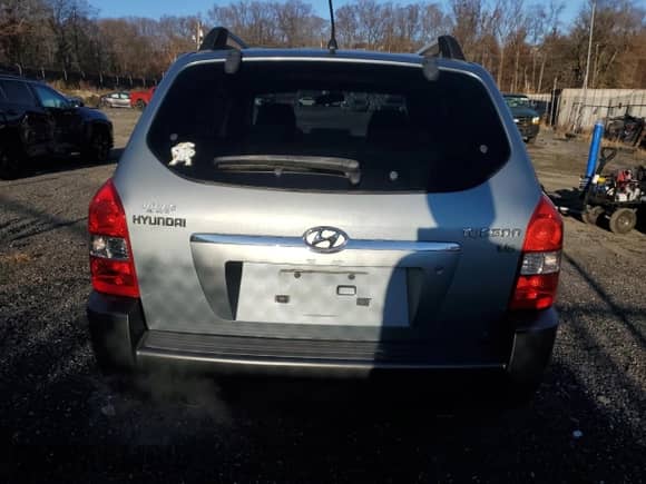 2006 Hyundai Tucson GLS z VIN KM8JN12D16U345952, wystawiony jako Copart lot #82710294 z przebiegiem 138 257 mil mil oraz Szkoda całkowita • Salvage title. Historia ofert i sprzedaży dostępna na DreamBid. Obrazek 6.