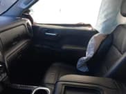 ✅ 2019 GMC Sierra 1500 Denali • VIN: 1GTU9FEL0KZ269773 • Лот: 43403817. Опубликован ранее на IAAI с пробегом 98 010 миль. Бесплатный доступ к архиву аукционных продаж из США и подробный отчёт об истории автомобиля на DreamBid. Изображение 5.