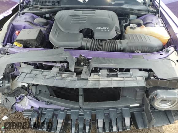 ✅ 2019 Dodge Challenger GT • VIN: 2C3CDZJG3KH571339 • Lot: 64327615. Wystawiony na Copart z przebiegiem 99 368 mil mil. Skorzystaj z bezpłatnego archiwum sprzedaży aukcyjnych z USA i zobacz szczegółowy raport historii pojazdu na DreamBid. Zdjęcie 11.