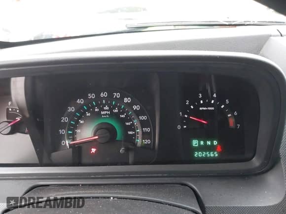 2010 Dodge Journey SE z VIN 3D4PG4FB7AT198982, wystawiony jako IAAI lot #43435599 z przebiegiem 202 565 mil mil oraz . Historia ofert i sprzedaży dostępna na DreamBid. Obrazek 7.