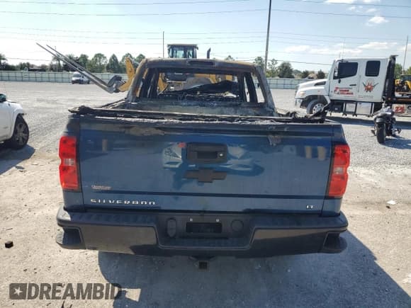 ✅ 2017 Chevrolet Silverado 1500 LT • VIN: 3GCUKRECXHG248296 • Лот: 81695615. Опубликован ранее на Copart с пробегом Не указан. Бесплатный доступ к архиву аукционных продаж из США и подробный отчёт об истории автомобиля на DreamBid. Изображение 6.