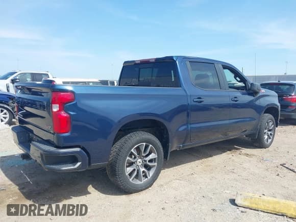 ✅ 2020 Chevrolet Silverado 1500 RST • VIN: 3GCUYEED2LG129800 • Lot: 42232131. Wystawiony na IAAI z przebiegiem 117 768 mil. Bezpłatny archiwum sprzedaży aukcyjnych z USA i szczegółowy raport historii pojazdu na DreamBid. Zdjęcie 4.