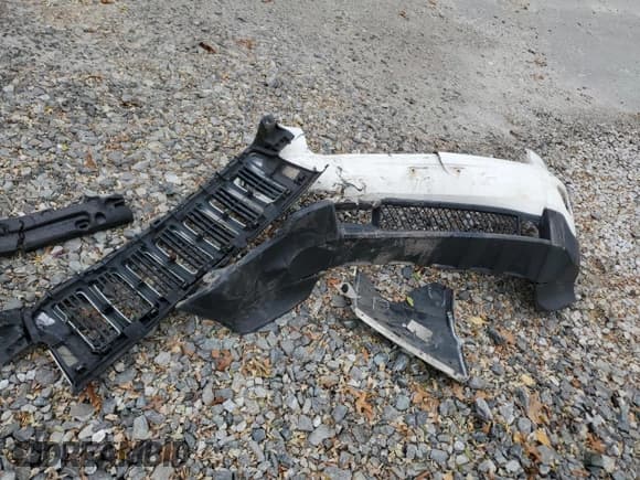 ✅ 2011 Jeep Grand Cherokee 70th Anniversary • VIN: 1J4RR4GG5BC540544 • Лот: 90407325. Опубликован ранее на Copart с пробегом 193 950 миль. Бесплатный доступ к архиву аукционных продаж из США и подробный отчёт об истории автомобиля на DreamBid. Изображение 13.