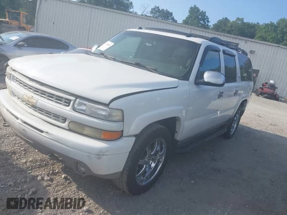 ✅ 2005 Chevrolet Suburban LT • VIN: 3GNFK16ZX5G216948 • Лот: 42670666. Опубликован ранее на IAAI с пробегом 326 932 миль. Бесплатный доступ к архиву аукционных продаж из США и подробный отчёт об истории автомобиля на DreamBid. Изображение 2.