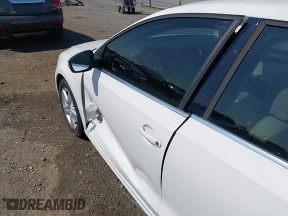 ✅ 2014 Volkswagen Jetta TDI w/Premium/Nav • VIN: 3VWLL7AJXEM366828 • Lot: 42392563. Listed on IAAI with 132,924 mi. Free auction sales archive from the USA and detailed vehicle history report at DreamBid. Image 6.