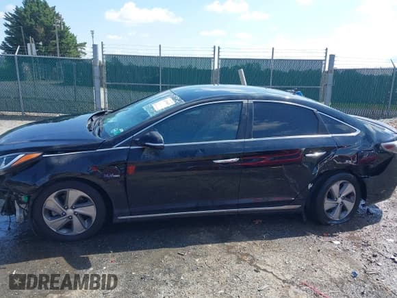 ✅ 2016 Hyundai Sonata • VIN: KMHE14L2XGA024782 • Лот: 42388805. Опубликован ранее на IAAI с пробегом 99 458 миль. Бесплатный доступ к архиву аукционных продаж из США и подробный отчёт об истории автомобиля на DreamBid. Изображение 15.