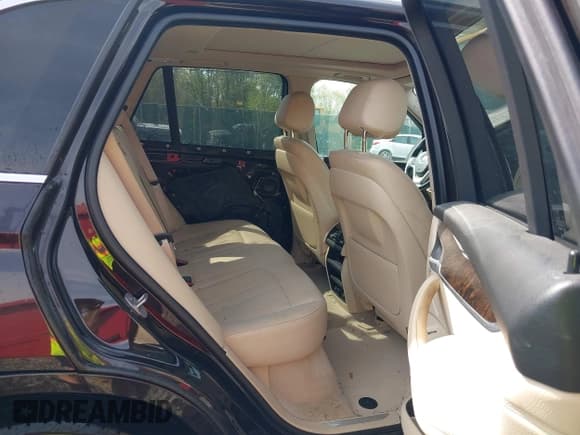 ✅ 2014 BMW X5 xDrive35i • VIN: 5UXKR0C54E0H20304 • Lot: 42044439. Wystawiony na IAAI z przebiegiem 115 448 mil. Bezpłatny archiwum sprzedaży aukcyjnych z USA i szczegółowy raport historii pojazdu na DreamBid. Zdjęcie 8.