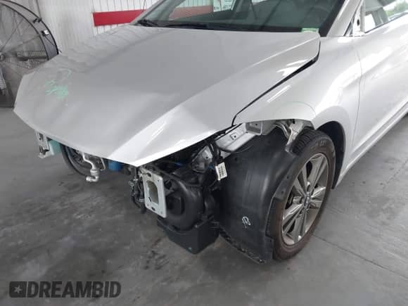 2018 Hyundai Elantra Limited с VIN 5NPD84LF8JH236403, выставлен на аукционе IAAI как лот 42366931 с пробегом 27 579 миль миль и . История ставок и продаж доступна на DreamBid. Изображение 6.