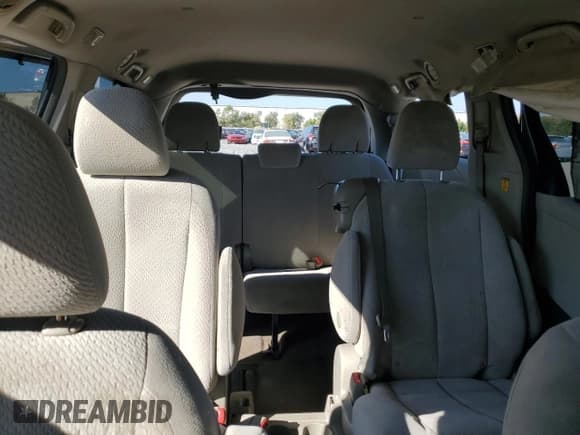 ✅ 2011 Toyota Sienna LE • VIN: 5TDKK3DC2BS135487 • Lot: 93556155. Wystawiony na Copart z przebiegiem 147 038 mil. Bezpłatny archiwum sprzedaży aukcyjnych z USA i szczegółowy raport historii pojazdu na DreamBid. Zdjęcie 10.