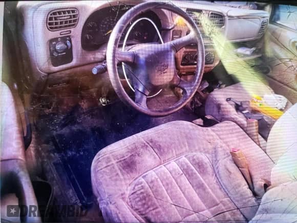 2001 Chevrolet S-10 с VIN 1GCCS195618148393, выставлен на аукционе Copart как лот 75220224 с пробегом 178 685 миль миль и Списание • Salvage title. История ставок и продаж доступна на DreamBid. Изображение 8.