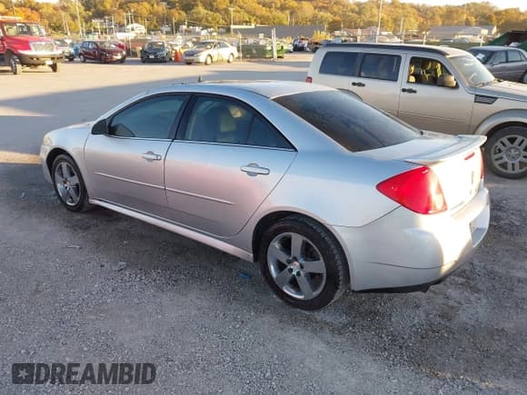 ✅ 2010 Pontiac G6 w/1SF • VIN: 1G2ZA5EKXA4164365 • Lot: 43619232. Wystawiony na IAAI z przebiegiem 199 003 mil. Bezpłatny archiwum sprzedaży aukcyjnych z USA i szczegółowy raport historii pojazdu na DreamBid. Zdjęcie 3.