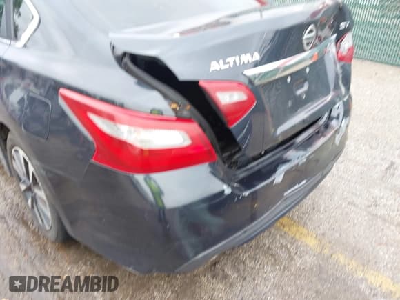 ✅ 2018 Nissan Altima SV • VIN: 1N4AL3AP5JC236433 • Lot: 43184409. Wystawiony na IAAI z przebiegiem 96 167 mil. Bezpłatny archiwum sprzedaży aukcyjnych z USA i szczegółowy raport historii pojazdu na DreamBid. Zdjęcie 17.