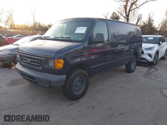 ✅ 2006 Ford Econoline Cargo • VIN: 1FTNE24W66HB42655 • Lot: 43831137. Wystawiony na IAAI z przebiegiem 176 989 mil. Bezpłatny archiwum sprzedaży aukcyjnych z USA i szczegółowy raport historii pojazdu na DreamBid. Zdjęcie 2.