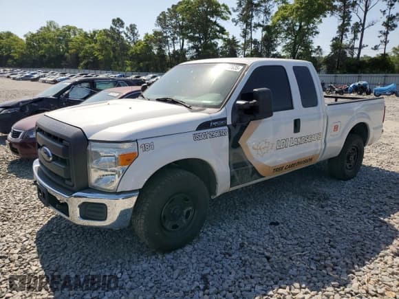 ✅ 2014 Ford F-250 XL • VIN: 1FT7X2A6XEEB73348 • Lot: 52597635. Listed on Copart with 144,143 mi. Free auction sales archive from the USA and detailed vehicle history report at DreamBid. Image 1.