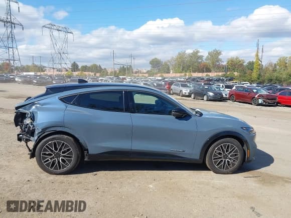 ✅ 2024 Ford Mustang Mach-E Premium • VIN: 3FMTK3SU7RMA23712 • Lot: 43522188. Listed on IAAI with 18,481 mi. Free auction sales archive from the USA and detailed vehicle history report at DreamBid. Image 13.