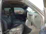 1999 Chevrolet Silverado 1500 LS z VIN 1GCEK19T6XE177409, wystawiony jako IAAI lot #43454625 z przebiegiem 206 574 mil mil oraz . Historia ofert i sprzedaży dostępna na DreamBid. Obrazek 5.