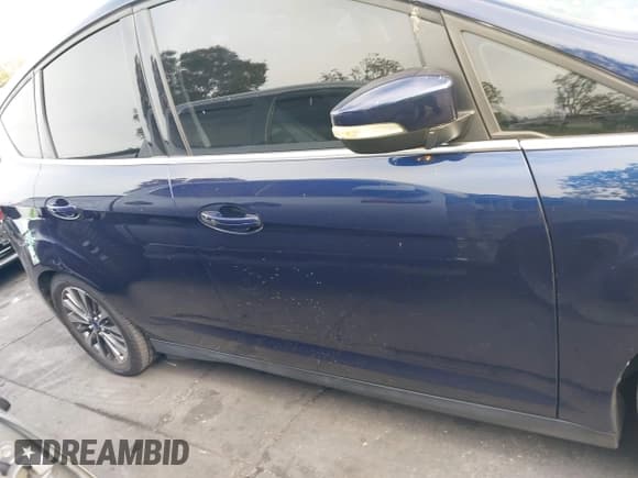 ✅ 2017 Ford C-Max Titanium • VIN: 1FADP5FU0HL102662 • Лот: 43686230. Опубликован ранее на IAAI с пробегом 106 957 миль. Бесплатный доступ к архиву аукционных продаж из США и подробный отчёт об истории автомобиля на DreamBid. Изображение 14.