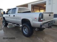 ✅ 2005 Chevrolet Silverado 2500HD LS • VIN: 1GCHK23U45F802269 • Lot: 42793768. Wystawiony na IAAI z przebiegiem 131 588 mil. Bezpłatny archiwum sprzedaży aukcyjnych z USA i szczegółowy raport historii pojazdu na DreamBid. Zdjęcie 3.