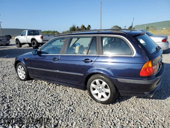 ✅ 2002 BMW 3 Series 325xi • VIN: WBAEP33472PF01477 • Лот: 84865435. Опубликован ранее на Copart с пробегом 104 198 миль. Бесплатный доступ к архиву аукционных продаж из США и подробный отчёт об истории автомобиля на DreamBid. Изображение 2.