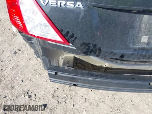 ✅ 2019 Nissan Versa S Plus • VIN: 3N1CN7AP2KL868786 • Lot: 42225798. Wystawiony na IAAI z przebiegiem 89 970 mil. Bezpłatny archiwum sprzedaży aukcyjnych z USA i szczegółowy raport historii pojazdu na DreamBid. Zdjęcie 14.