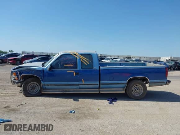 1997 Chevrolet Silverado 2500 with VIN 1GCGC29R2VE158238, listed as a IAAI auction lot 42800615 with 176,562 mi miles and . Bid and sale history available at DreamBid. Image 14.