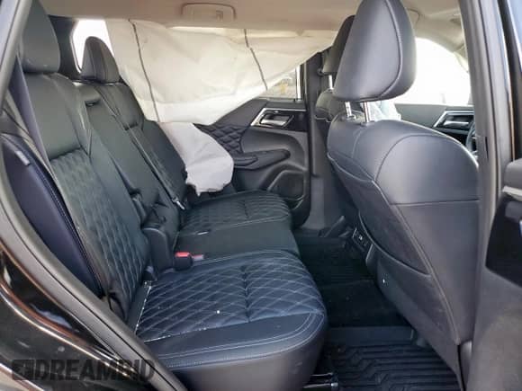 2024 Mitsubishi Outlander SEL with VIN JA4J3WA8XRZ053603, listed as a Copart auction lot 83758295 with 24,901 mi miles and Salvage title. Bid and sale history available at DreamBid. Image 11.