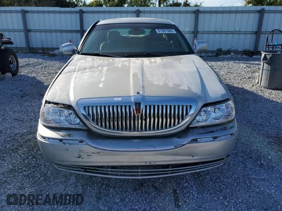 ✅ 2004 Lincoln Town Car Ultimate • VIN: 1LNHM83W54Y602305 • Лот: 91967665. Опубликован ранее на Copart с пробегом 115 027 миль. Бесплатный доступ к архиву аукционных продаж из США и подробный отчёт об истории автомобиля на DreamBid. Изображение 5.