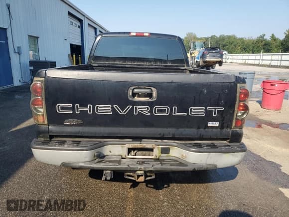✅ 2006 Chevrolet Silverado 1500 LS • VIN: 1GCEC19X06Z116340 • Lot: 80438815. Listed on Copart with 182,883 mi. Free auction sales archive from the USA and detailed vehicle history report at DreamBid. Image 6.
