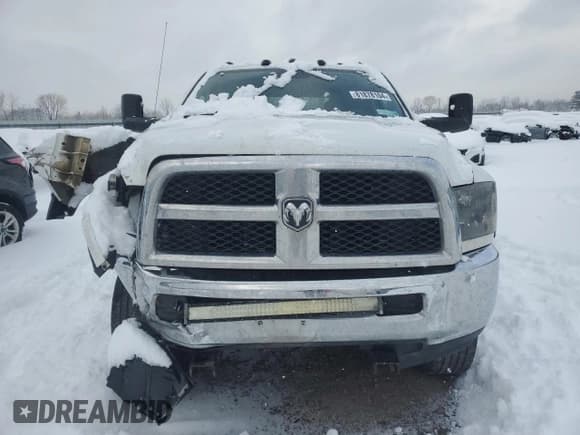 ✅ 2015 Ram 2500 Tradesman • VIN: 3C6TR5CT9FG548337 • Lot: 81878104. Wystawiony na Copart z przebiegiem 141 338 mil. Bezpłatny archiwum sprzedaży aukcyjnych z USA i szczegółowy raport historii pojazdu na DreamBid. Zdjęcie 5.