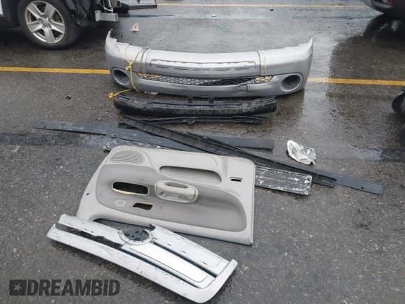 ✅ 2005 Toyota Tundra SR5 • VIN: 5TBRT34145S468278 • Lot: 43710514. Listed on IAAI with 172,317 mi. Free auction sales archive from the USA and detailed vehicle history report at DreamBid. Image 12.