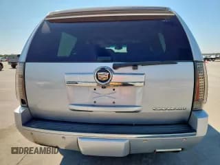 ✅ 2014 Cadillac Escalade ESV Premium • VIN: 1GYS4JEF0ER217030 • Lot: 82175315. Listed on Copart with 267,480 mi. Free auction sales archive from the USA and detailed vehicle history report at DreamBid. Image 6.