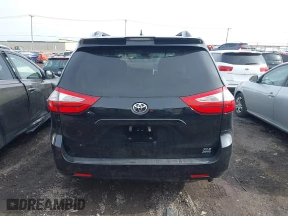 ✅ 2018 Toyota Sienna XLE • VIN: 5TDDZ3DC9JS190621 • Lot: 41777729. Listed on IAAI with 96,089 mi. Free auction sales archive from the USA and detailed vehicle history report at DreamBid. Image 16.