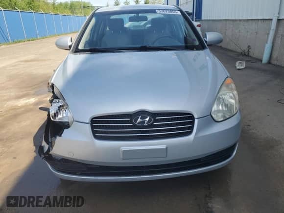 2008 Hyundai Accent L z VIN KMHCN45C88U246965, wystawiony jako Copart lot #57620855 z przebiegiem 107 852 mil mil oraz Szkoda całkowita • Salvage title. Historia ofert i sprzedaży dostępna na DreamBid. Obrazek 5.