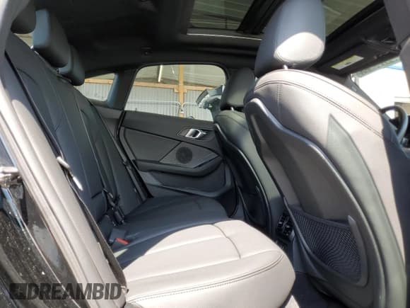 ✅ 2024 BMW 2 Series 228i • VIN: WBA53AK08R7R51872 • Lot: 54709295. Wystawiony na Copart z przebiegiem 16 891 mil. Bezpłatny archiwum sprzedaży aukcyjnych z USA i szczegółowy raport historii pojazdu na DreamBid. Zdjęcie 10.