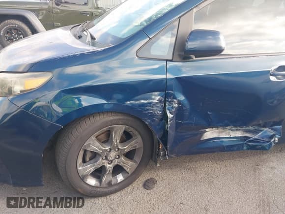 ✅ 2012 Toyota Sienna SE • VIN: 5TDXK3DC7CS232806 • Lot: 43348728. Listed on IAAI with 166,512 mi. Free auction sales archive from the USA and detailed vehicle history report at DreamBid. Image 6.