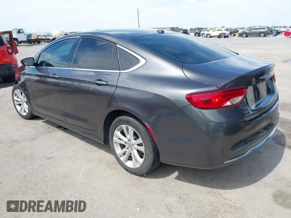 ✅ 2015 Chrysler 200 Limited • VIN: 1C3CCCAB8FN722483 • Lot: 43335077. Wystawiony na IAAI z przebiegiem 147 154 mil. Bezpłatny archiwum sprzedaży aukcyjnych z USA i szczegółowy raport historii pojazdu na DreamBid. Zdjęcie 3.