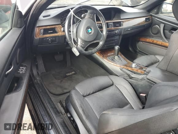 ✅ 2008 BMW 3 Series 335i • VIN: WBAWL73538P178132 • Лот: 92894395. Опубликован ранее на Copart с пробегом Не указан. Бесплатный доступ к архиву аукционных продаж из США и подробный отчёт об истории автомобиля на DreamBid. Изображение 8.