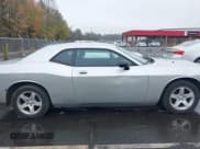 ✅ 2010 Dodge Challenger SE • VIN: 2B3CJ4DV1AH102512 • Lot: 40784408. Wystawiony na IAAI z przebiegiem 204 223 mil. Bezpłatny archiwum sprzedaży aukcyjnych z USA i szczegółowy raport historii pojazdu na DreamBid. Zdjęcie 13.