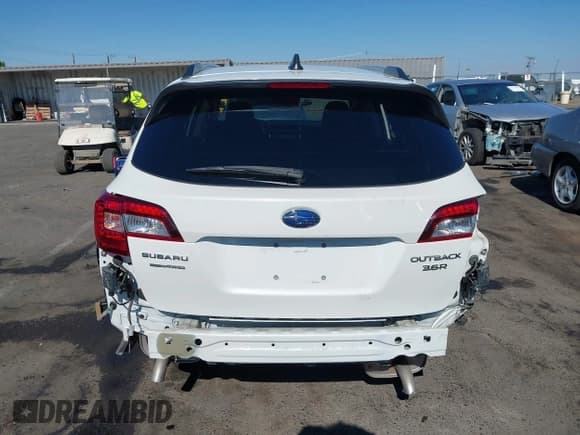 ✅ 2019 Subaru Outback Touring • VIN: 4S4BSETC3K3273307 • Lot: 42738438. Wystawiony na IAAI z przebiegiem 40 222 mil. Bezpłatny archiwum sprzedaży aukcyjnych z USA i szczegółowy raport historii pojazdu na DreamBid. Zdjęcie 17.