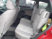 ✅ 2007 Toyota RAV4 • VIN: JTMZD33V475060753 • Lot: 43732497. Wystawiony na IAAI z przebiegiem 247 550 mil. Bezpłatny archiwum sprzedaży aukcyjnych z USA i szczegółowy raport historii pojazdu na DreamBid. Zdjęcie 8.