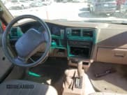 ✅ 1997 Toyota Tacoma • VIN: 4TAPM62N3VZ260888 • Lot: 74918854. Wystawiony na Copart z przebiegiem 255 479 mil. Bezpłatny archiwum sprzedaży aukcyjnych z USA i szczegółowy raport historii pojazdu na DreamBid. Zdjęcie 8.