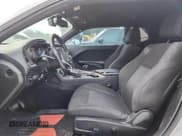 ✅ 2016 Dodge Challenger SXT • VIN: 2C3CDZAGXGH194936 • Lot: 84654245. Wystawiony na Copart z przebiegiem 176 450 mil. Bezpłatny archiwum sprzedaży aukcyjnych z USA i szczegółowy raport historii pojazdu na DreamBid. Zdjęcie 7.